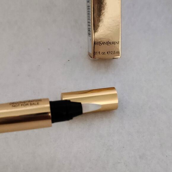 Yves Saint Laurent Touche Eclat Radiant Touch #3 Almond Concealer Click Pen NEW - Picture 2 of 3